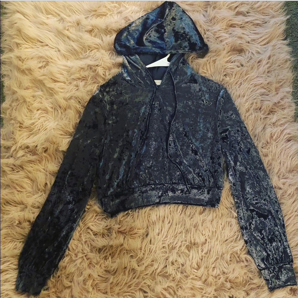 Velvet Crop Hoodie - size M